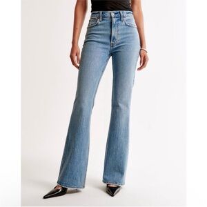 NWT Abercrombie & Fitch Curve The Flare Ultra High Rise Jeans Light Denim 10